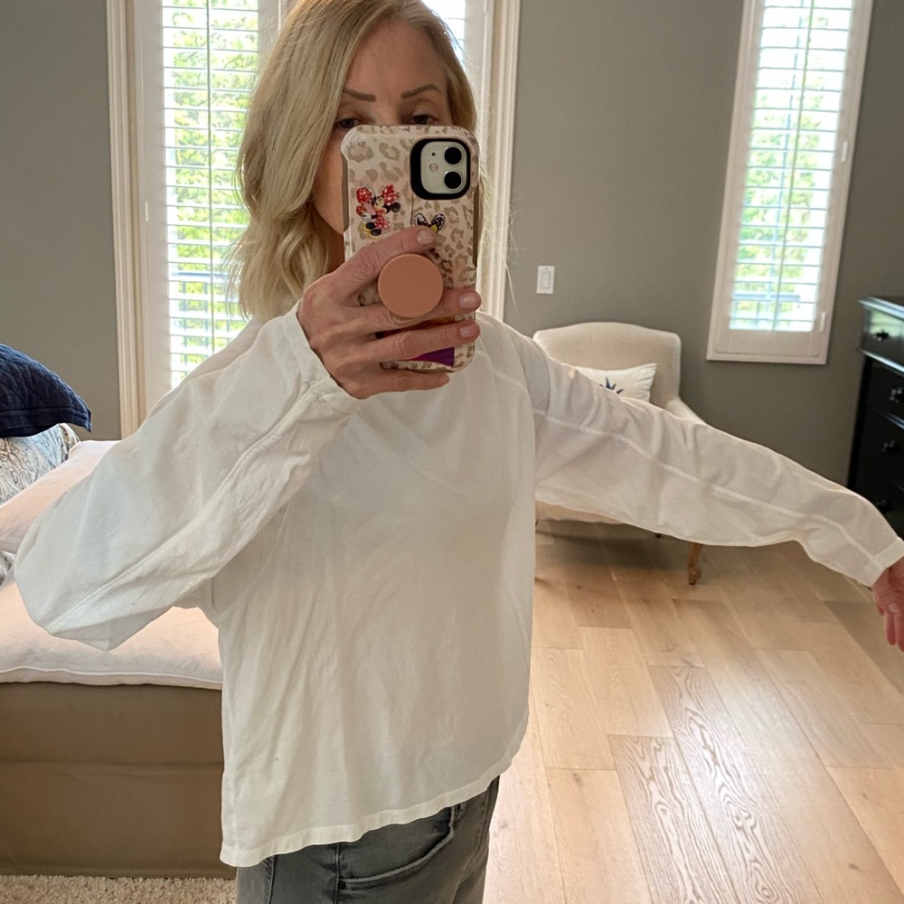 We The Free mocked neck cropped long sleeve shirts. White and Burgundy together - Picture 7 of 7